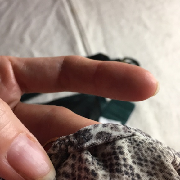 Bin 8 Bundle Of 2 Underwired Bras Adjustable Straps Green & Snake Print Size 36D - Picture 10 of 10